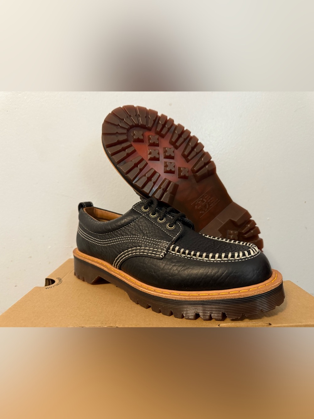 Dr. Martens Lowell Wild Grain Leather Moc Toe Iconic Shoes Black /Brown Sz 10